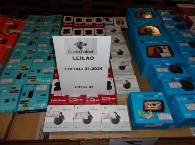 Foto 2 de 3 — Receita Federal realiza leilão de mercadorias e veículos apreendidos; são 231 lotes